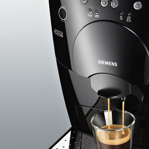 Reservert. Siemens kaffemaskin med kvern og melkeskummer