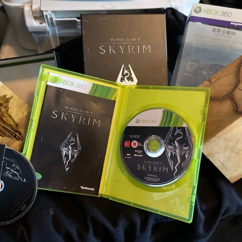 Skyrim (Premium Edition) (Xbox 360)