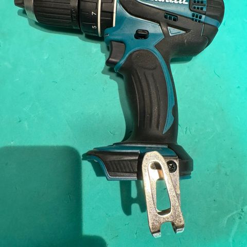 Makita DHP446, 14.4V batteridrill