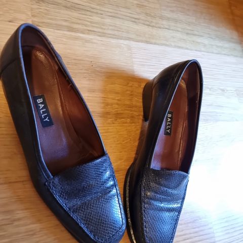 Bally Loafer pumps