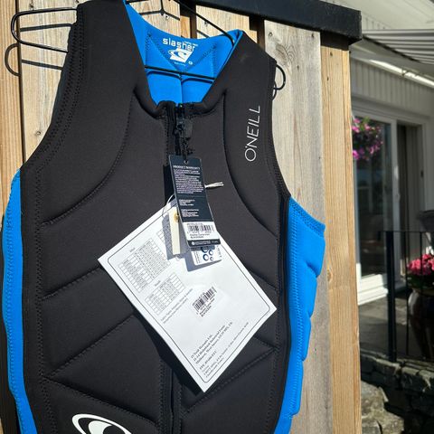 O’neill Slasher Comp Vest og O’neill Hyperfreak 3:2