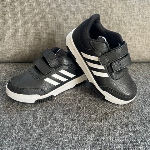 Adidas str. 30