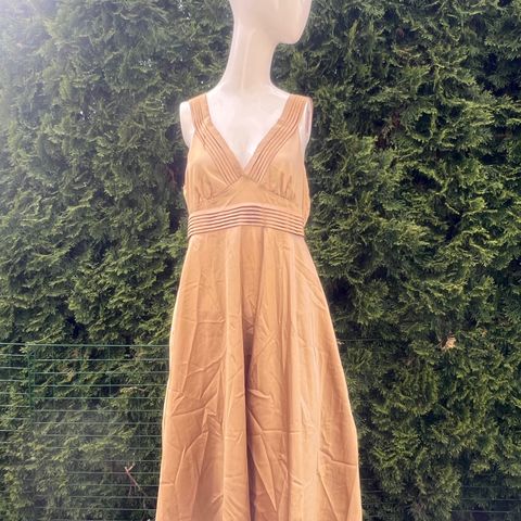 «Gull» kjole