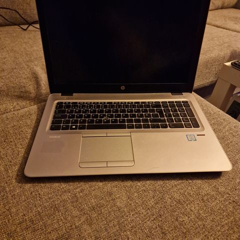 HP EliteBook 850 G4 med docking