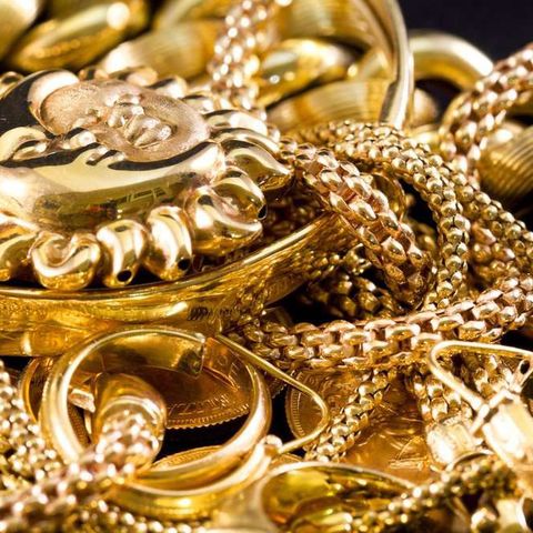 Kjøper ALT av gullkjeder,smykker,armbånd,øredobber og div.