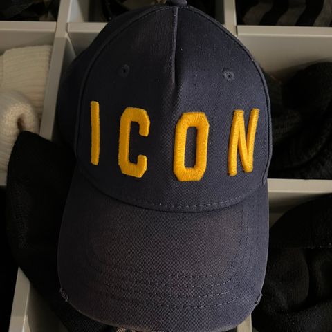 ICON / Dsquared caps