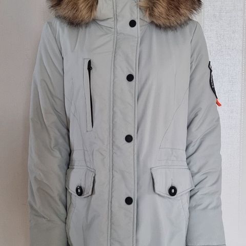 Superdry Everest vinterparka str L (liten i str)