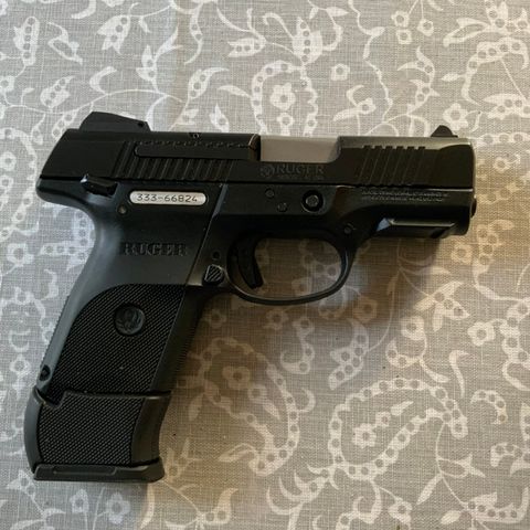 Ruger SR 9 c. 9 mm Parabellum.