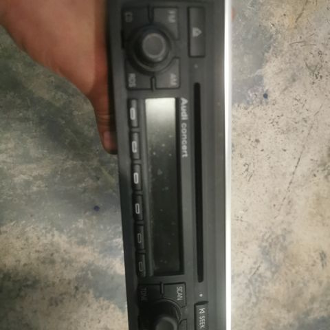 Audi A4 b7 2005 radio