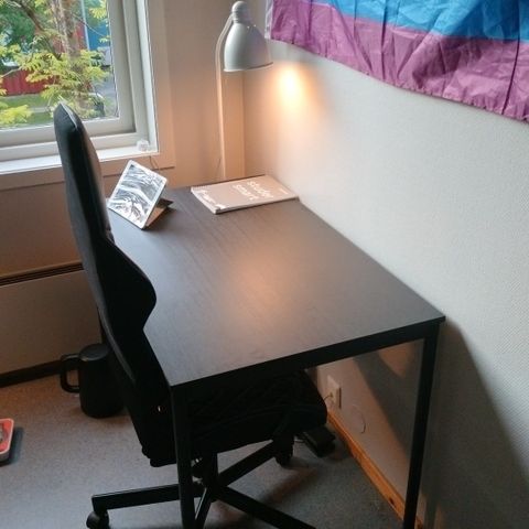 RESERVERT IKEA Skrivebord svart