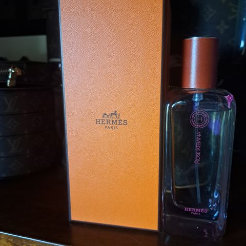 HERMES 3.3 Rose IKEBANA