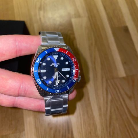 Helt ny Seiko 5 Sports «Pepsi»