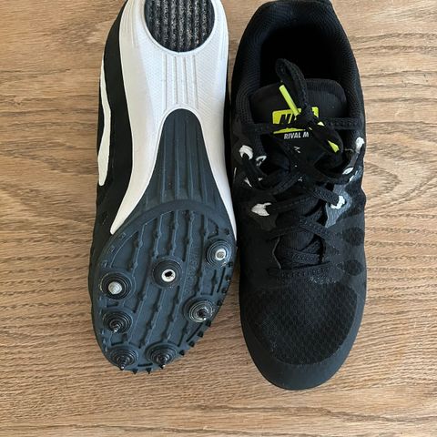 Nike Racing Rival Multi Use. Piggsko. EUR 40