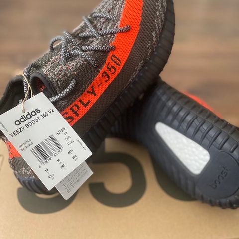 Yeezy Boost 350 V2 Carbon Beluga