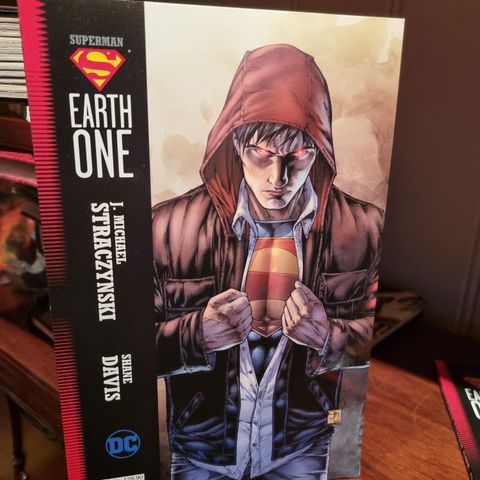 Superman Earth One bind 1 og 2