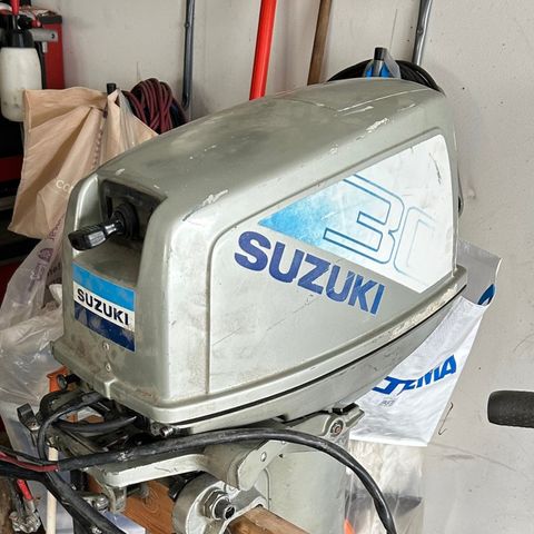 30Hk Suzuki selges i deler