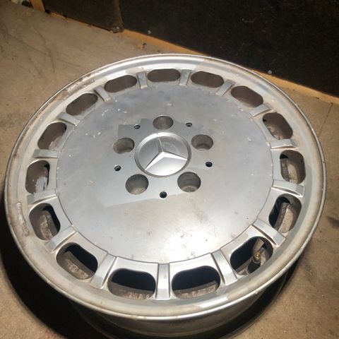 Original felg til Mercedes 190 2.3-16. 7x15 W201