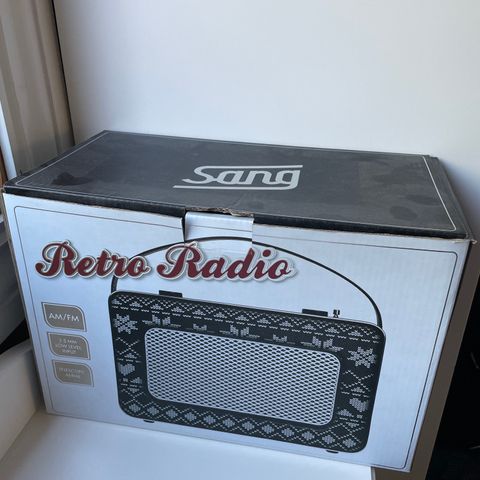 AM/FM retro radio i ny eske