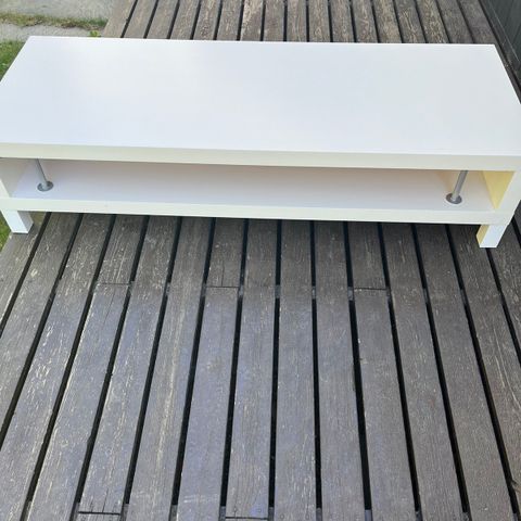 Stor hvit IKEA TV benk B 150 H 35 D55
