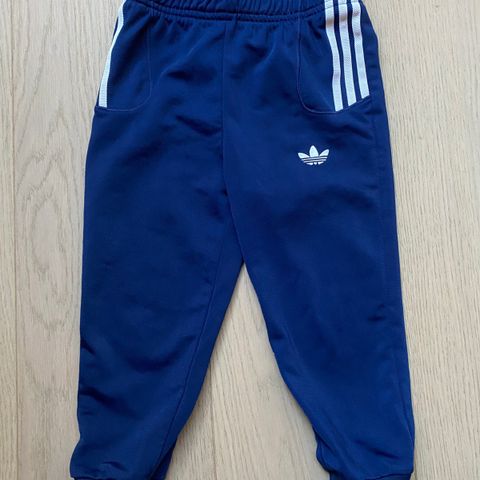 Joggebukse fra Adidas - str. 98