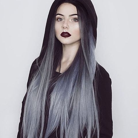 Ombreparykk med lace front fra Uniwigs. GOTH