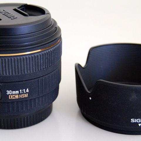 Sigma EX-DC HSM  1.4/30mm  Bred Vinkel Canon EF-S Mount, Sigma Solblender