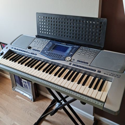 Yamaha keyboard PSR-1100