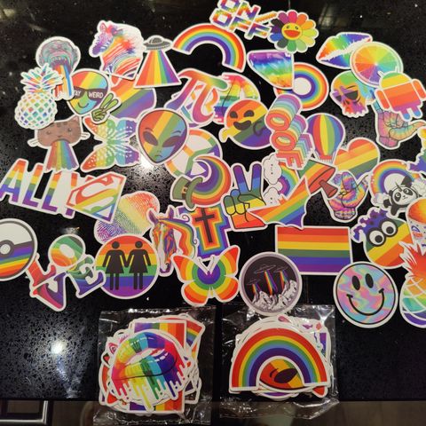 Regnbue 🌈 stickers klistremerker pride