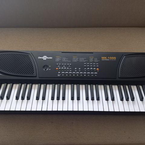 Keyboard MK-1000 fra Gear4music