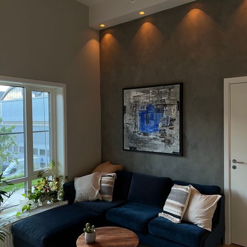Mørke blå velvet sofa | Hjellegjerde