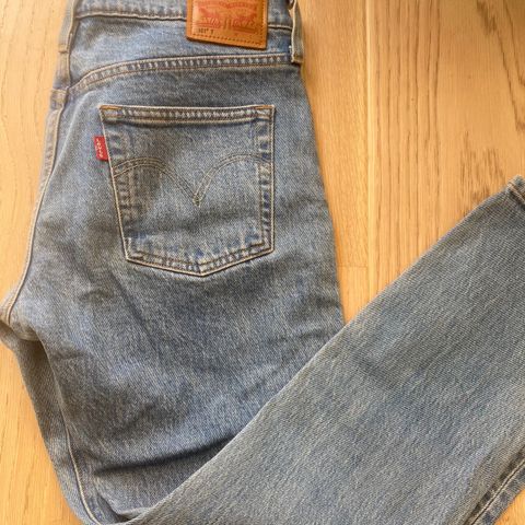 levis 501  27 /  28