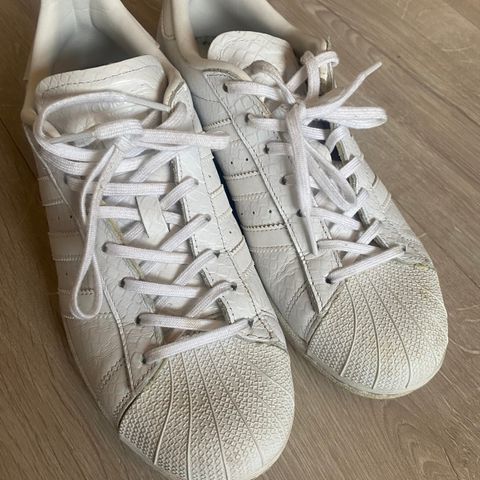 Superstar Adidas unisex str. 41 1/3