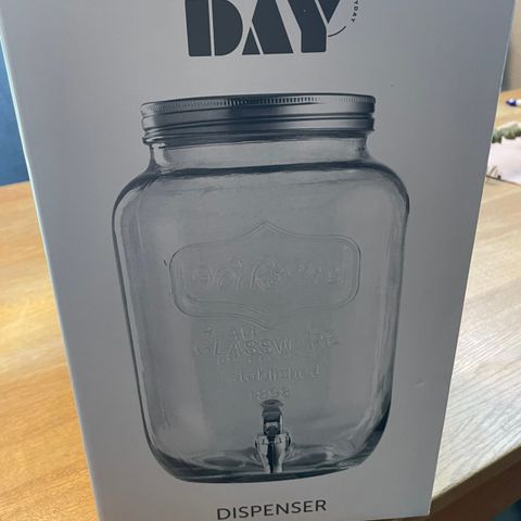 UTLEIE 3 x Drikkedispenser 8L