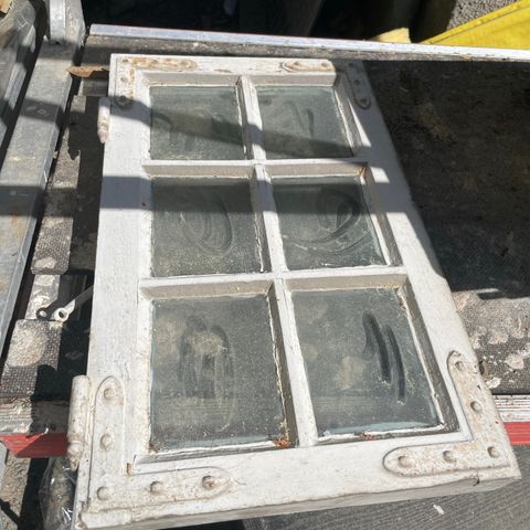 8 gamle vinduer