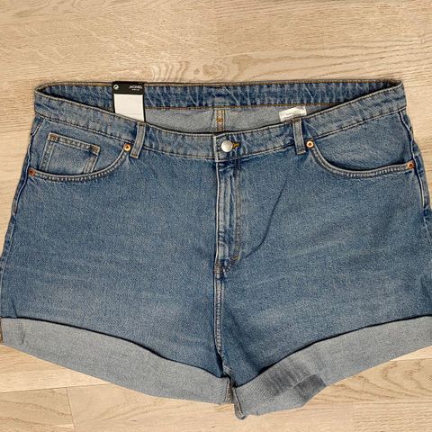 Monki denim shorts str 40