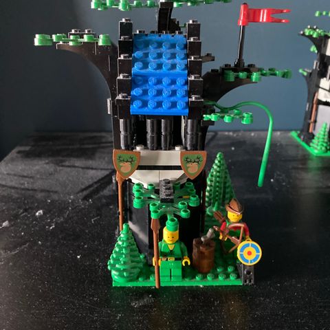 Lego Forestmen's Hideout 6054