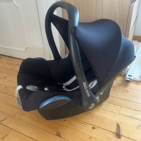 Maxi-Cosi babybilstol med isofix base