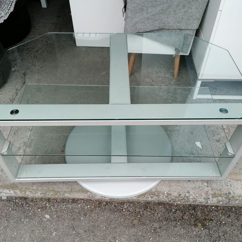 Pent brukt glass TV bord