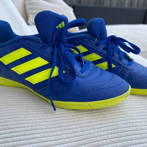 Adidas fotball sko str 38