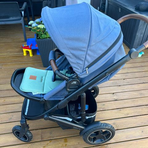 Britax smile 3 barnevogn med utstyr