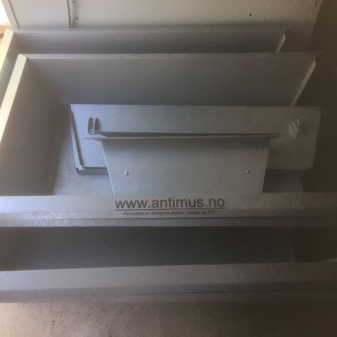 Antimus for tvillinghjul bak