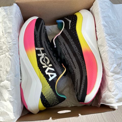 HOKA Mach X UNIX i flere størrelser (pris: 2200 kr)