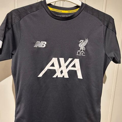 Liverpool t-skjorte/str 146