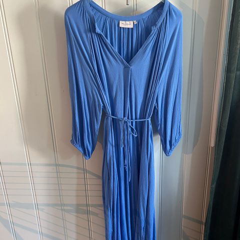 Nydelig blå kjole fra only carmakoma