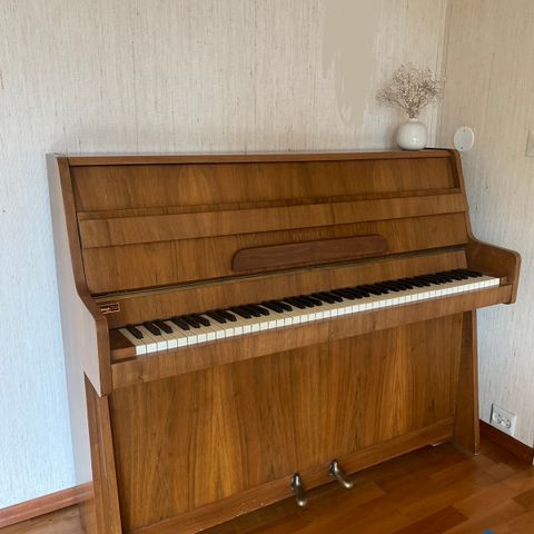 Kemble piano