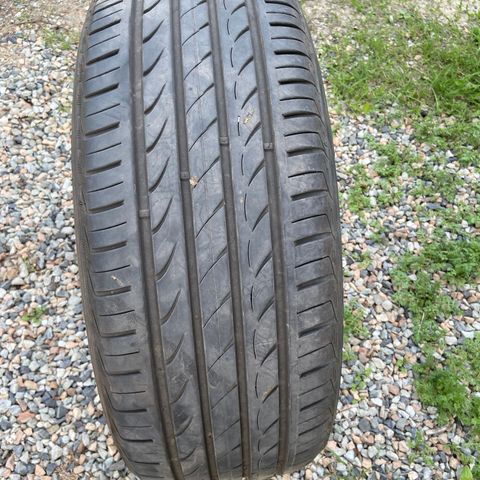 DELINTE. - DH 2 . 235/55 R 18. 104 W .