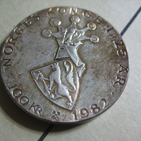 100 kr  1982 Olav V  sølv unc