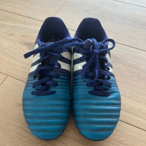 Adidas fotballsko