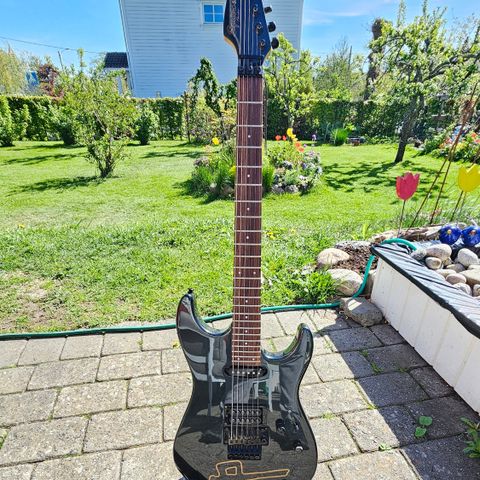 Squier Jason Ellis Showmaster (Duncan/DiMarzio)