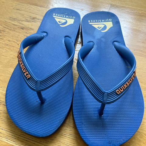 Badeslippers fra Quiksilver